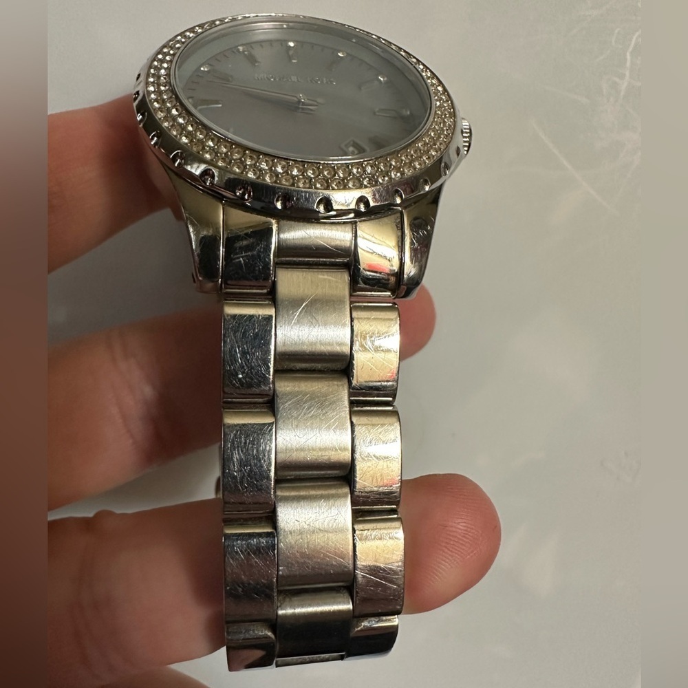 Michael Kors Silver watch with Crystal Bezel - Picture 4 of 11